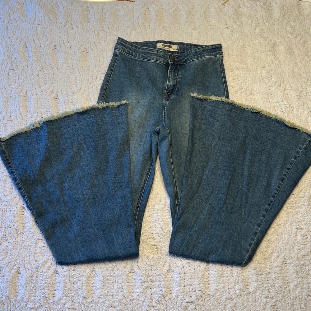 Rock & Roll Bargain Button Bell Blue Flared Jeans. 28 X 34